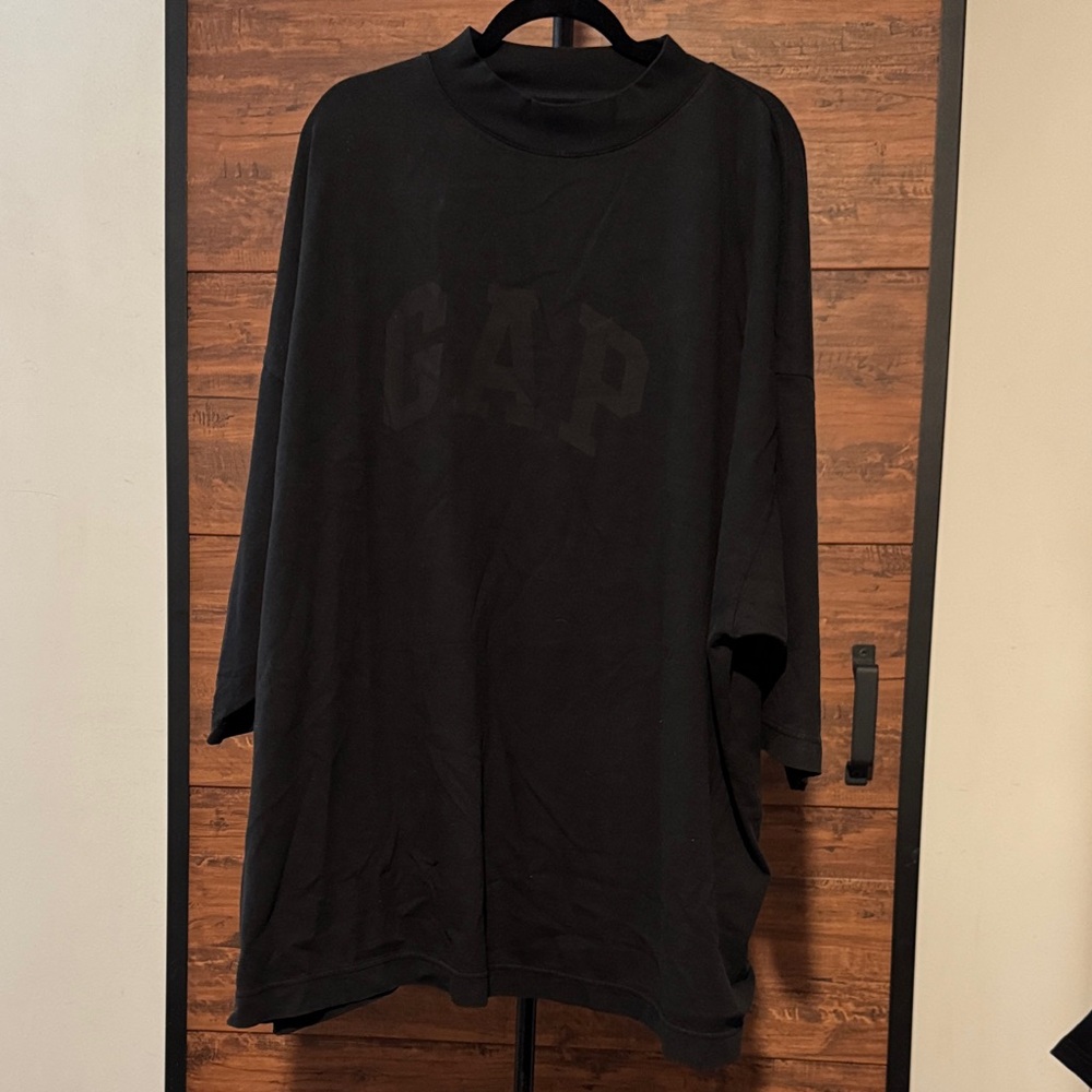 🕊️ YEEZY GAP OVERSIZED Embossed Logo Tee 🕊️